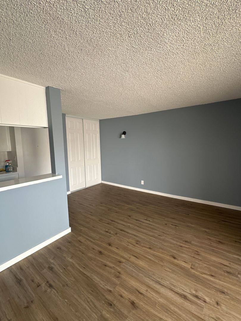 Apartment for rent at 400 S Kingsley Dr, Los Angeles, CA 90020