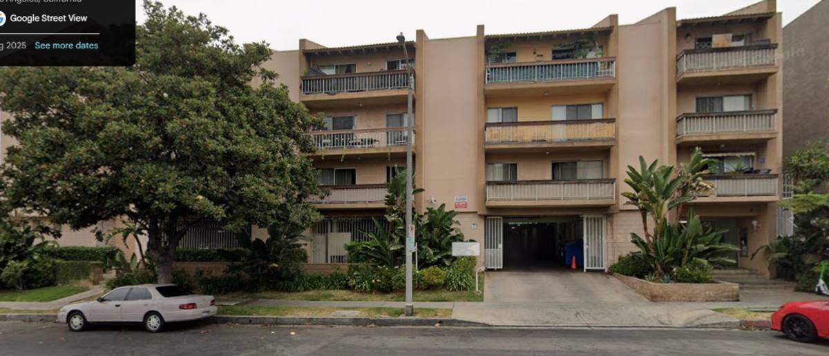 Apartment for rent at 400 S Kingsley Dr, Los Angeles, CA 90020