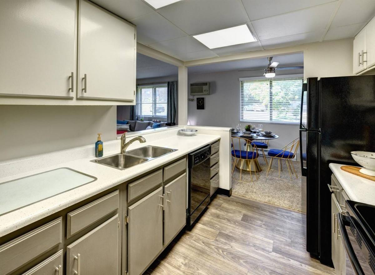 Apartment for rent at 116 E George St, Bensenville, IL 60106