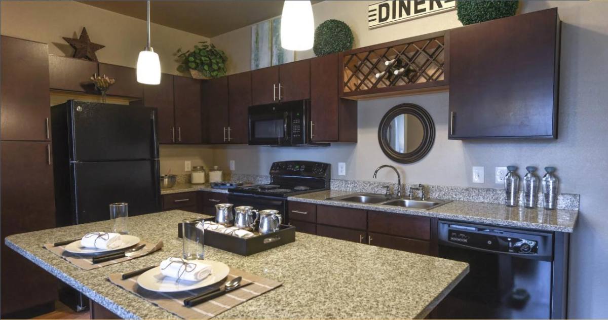 Apartment for rent at 1801 Oak St, North Aurora, IL 60542