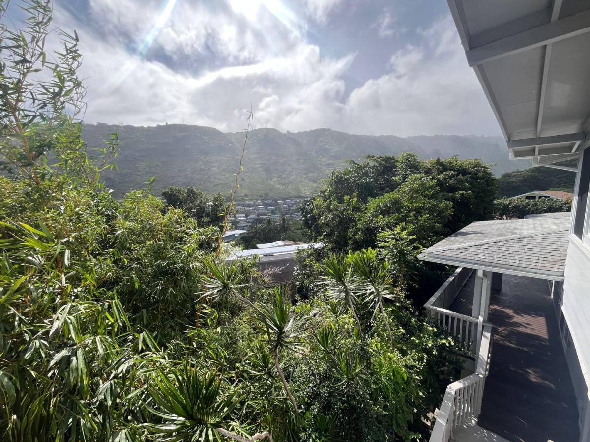 House for rent at 920 Leighton St, Honolulu, HI 96821