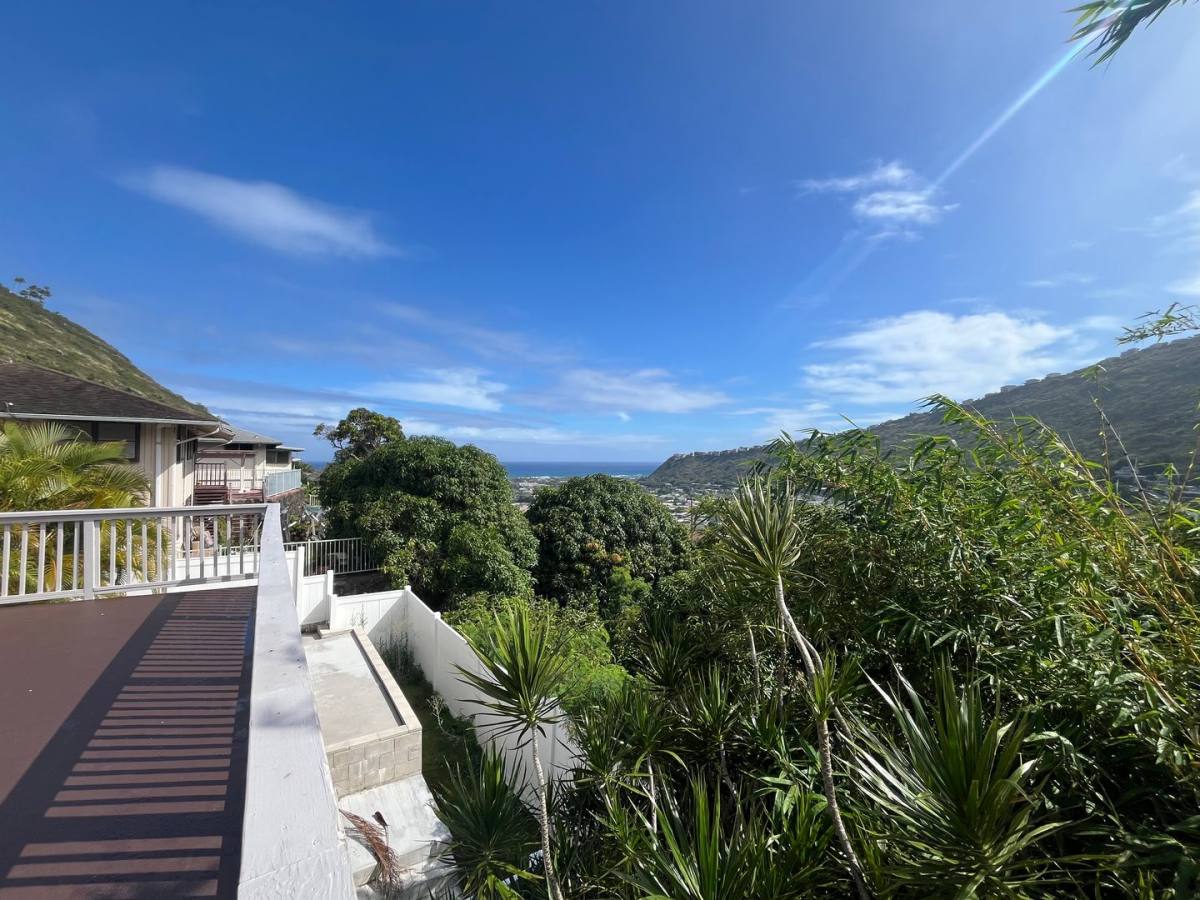 House for rent at 920 Leighton St, Honolulu, HI 96821
