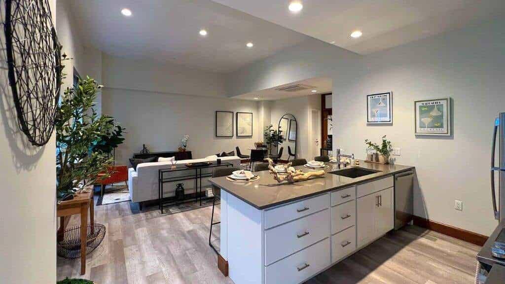 Apartment for rent at 110 W Ocean Blvd, Long Beach, CA 90802