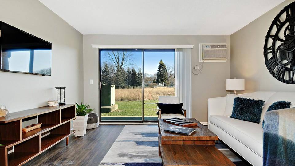 Apartment for rent at Country Lakes, 1598 Fairway Dr, Naperville, IL 60563