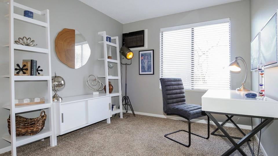 Apartment for rent at Country Lakes, 1598 Fairway Dr, Naperville, IL 60563