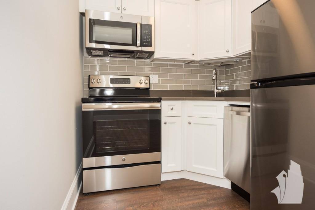 Apartment for rent at 817 W Lakeside Place #611, Chicago, IL 60640