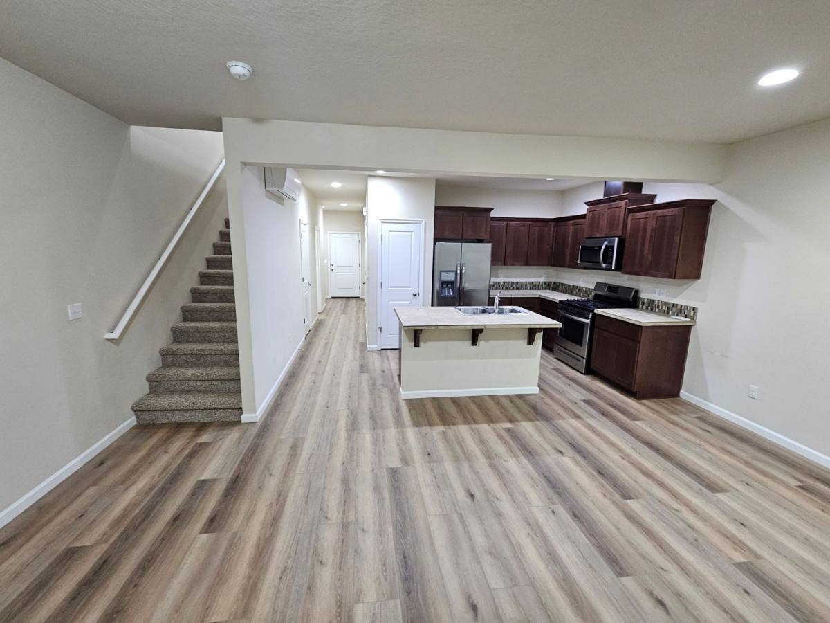 Townhouse for rent at 5743 Karen Lynn Loop S, Salem, OR 97306