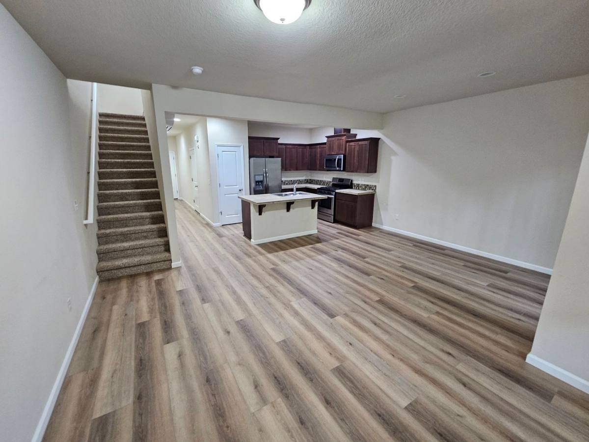 Townhouse for rent at 5743 Karen Lynn Loop S, Salem, OR 97306