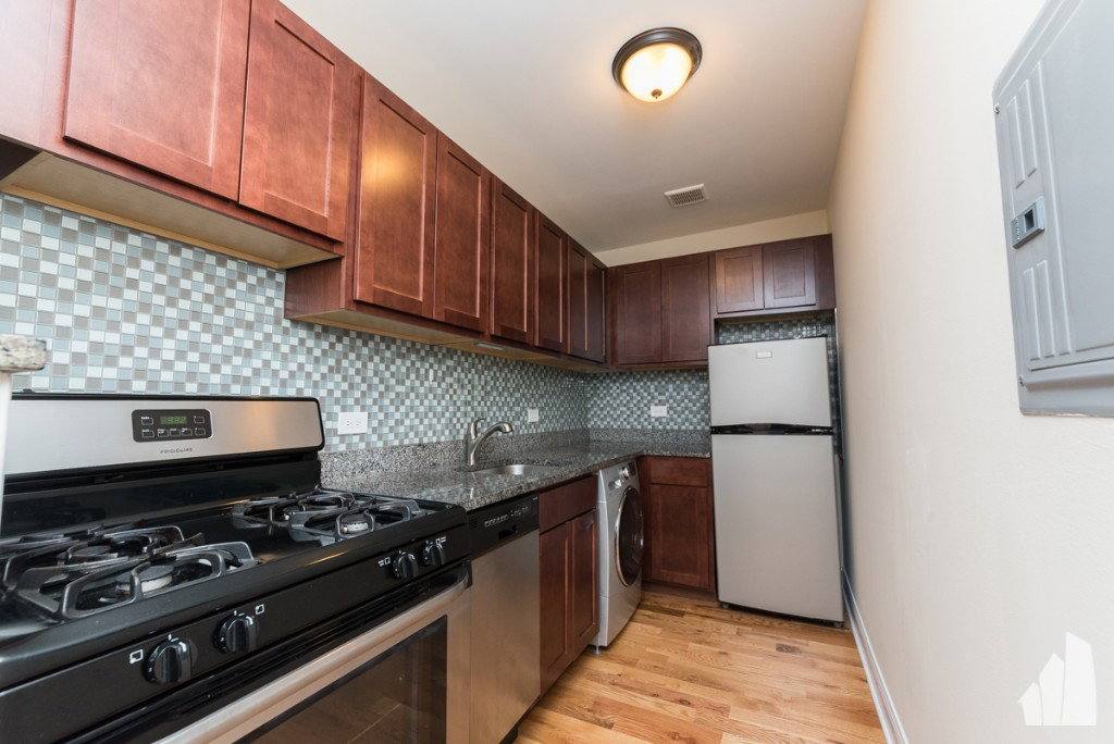 Apartment for rent at 555 W Arlington Place #201, Chicago, IL 60614