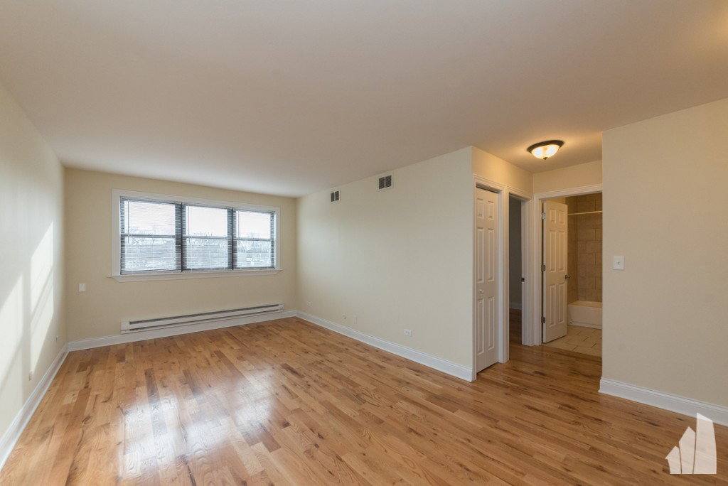 Apartment for rent at 555 W Arlington Place #201, Chicago, IL 60614