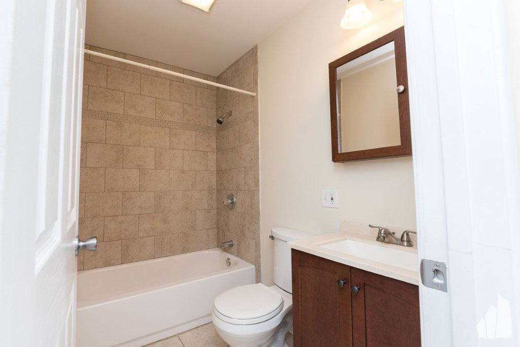 Apartment for rent at 555 W Arlington Place #201, Chicago, IL 60614