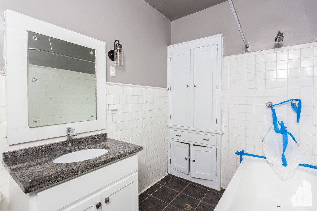 Apartment for rent at 439 W Melrose St #41-2A, Chicago, IL 60657