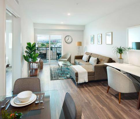 Apartment for rent at 639 N Fairfax Ave, Los Angeles, CA 90036