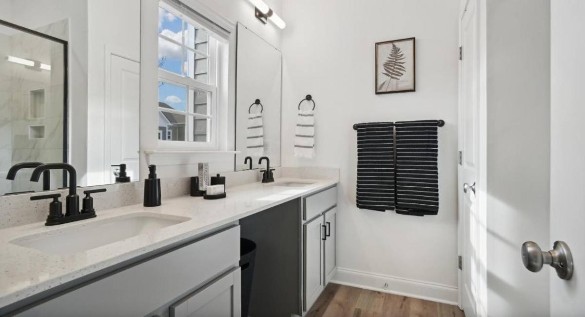 Townhouse for rent at 8620 Steele Creek Rd, Charlotte, NC 28273