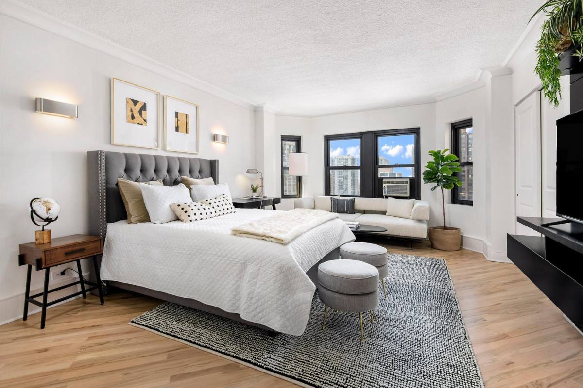Apartment for rent at 1400 Lake Shore Condominiums, 1400 N Lake Shore Dr, Chicago, IL 60610