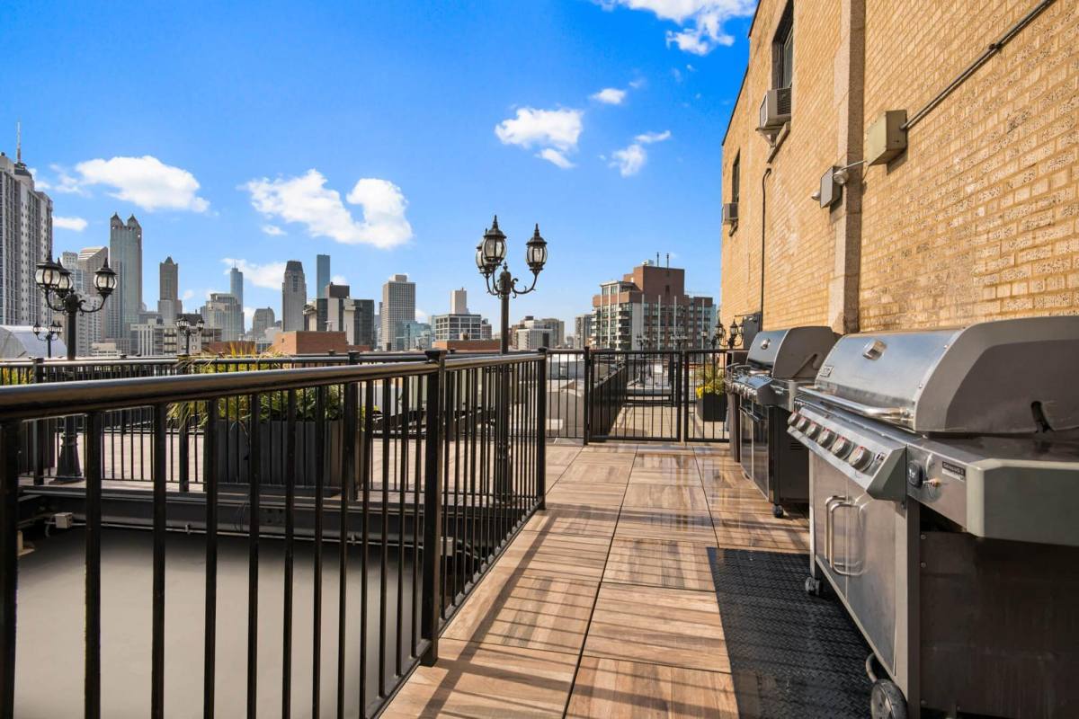 Apartment for rent at 1400 Lake Shore Condominiums, 1400 N Lake Shore Dr, Chicago, IL 60610