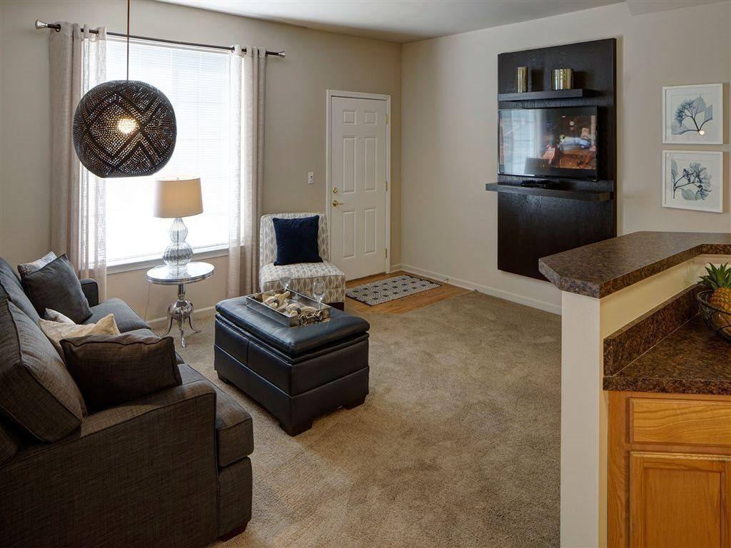 Apartment for rent at 2000 Farmington Lakes Dr, Oswego, IL 60543