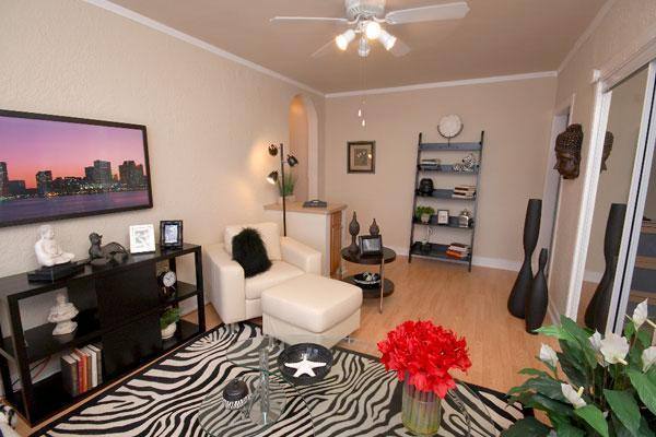 Apartment for rent at 5541 S Everett Ave, Chicago, IL 60637