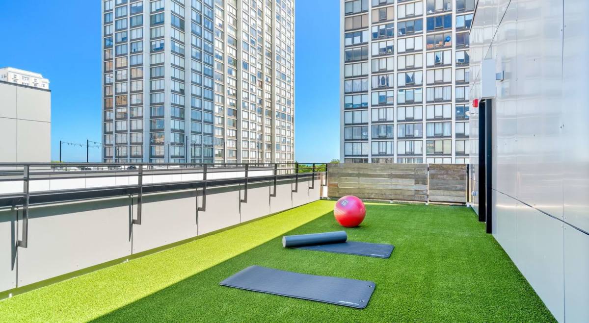 Townhouse for rent at 5440 N Sheridan Rd #318, Chicago, IL 60640
