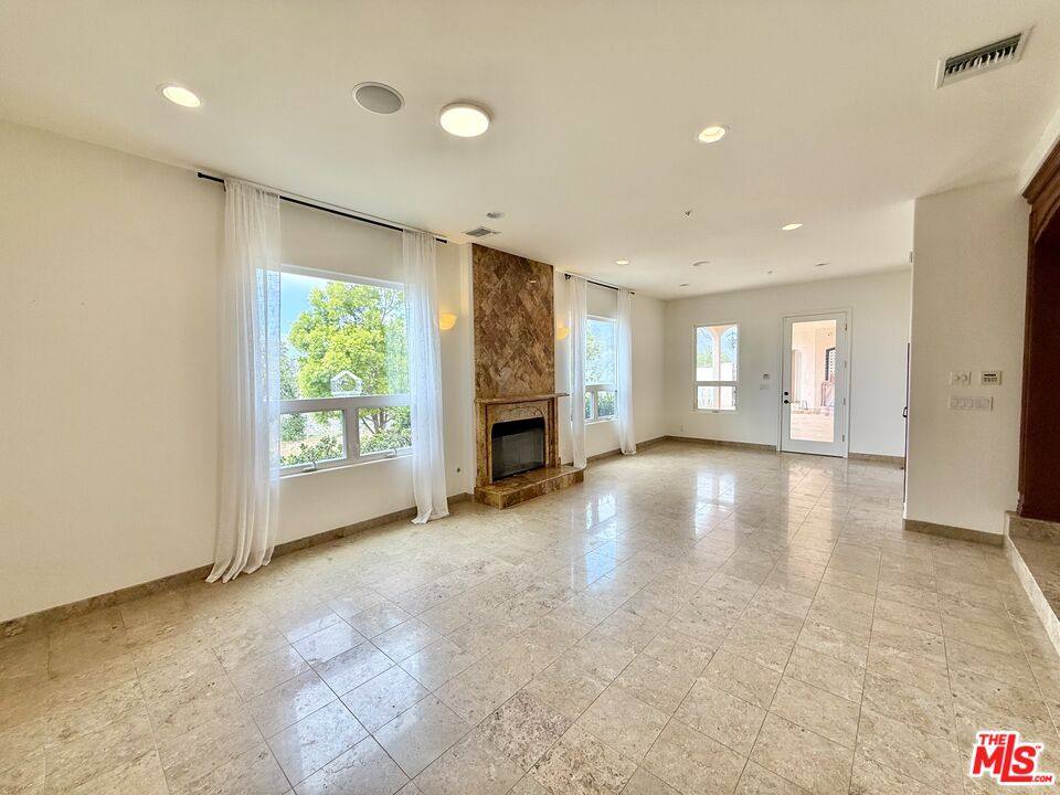 House for rent at 10827 Pacific View Dr, Malibu, CA 90265