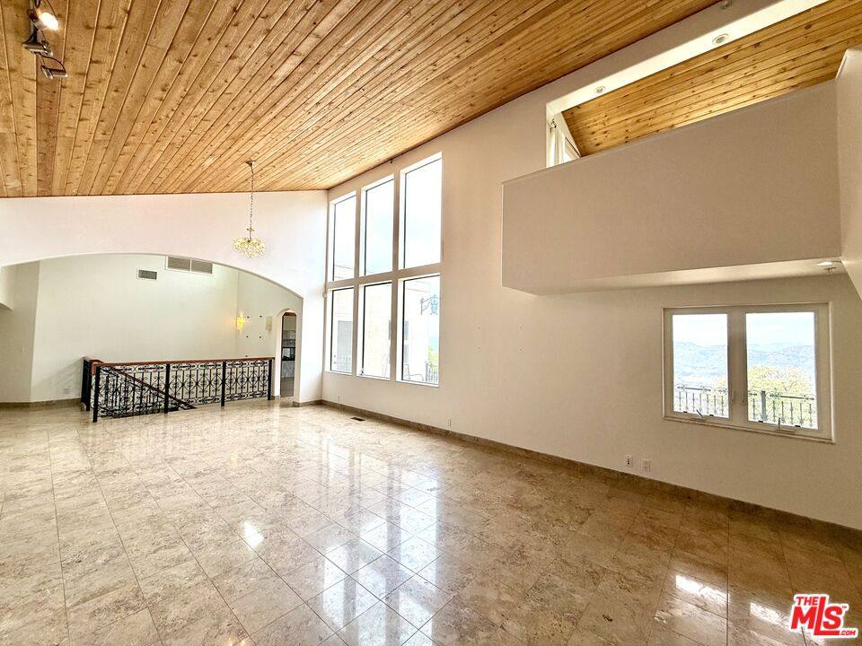 House for rent at 10827 Pacific View Dr, Malibu, CA 90265