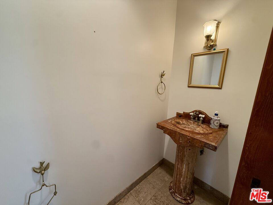 House for rent at 10827 Pacific View Dr, Malibu, CA 90265