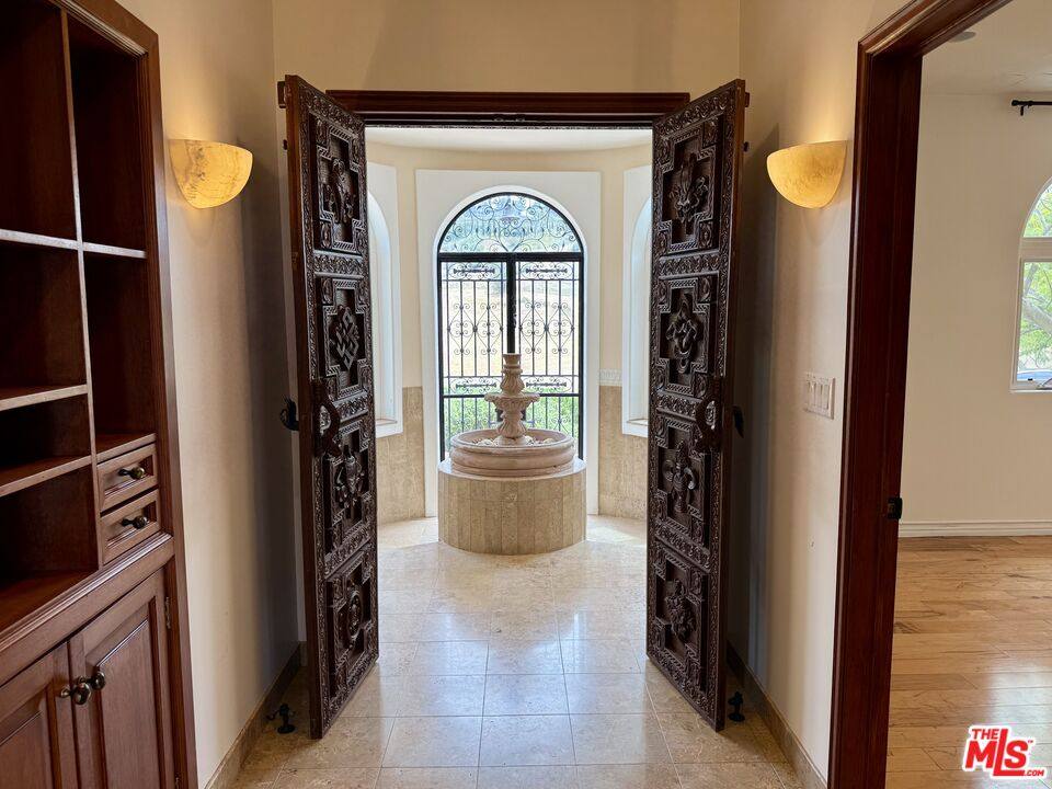 House for rent at 10827 Pacific View Dr, Malibu, CA 90265