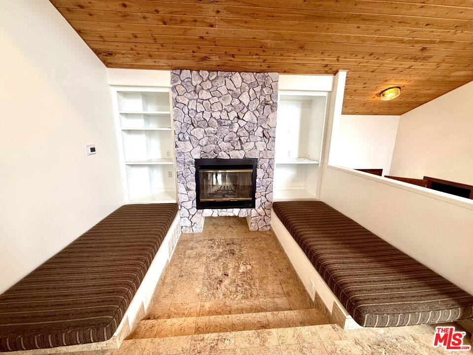 House for rent at 10827 Pacific View Dr, Malibu, CA 90265