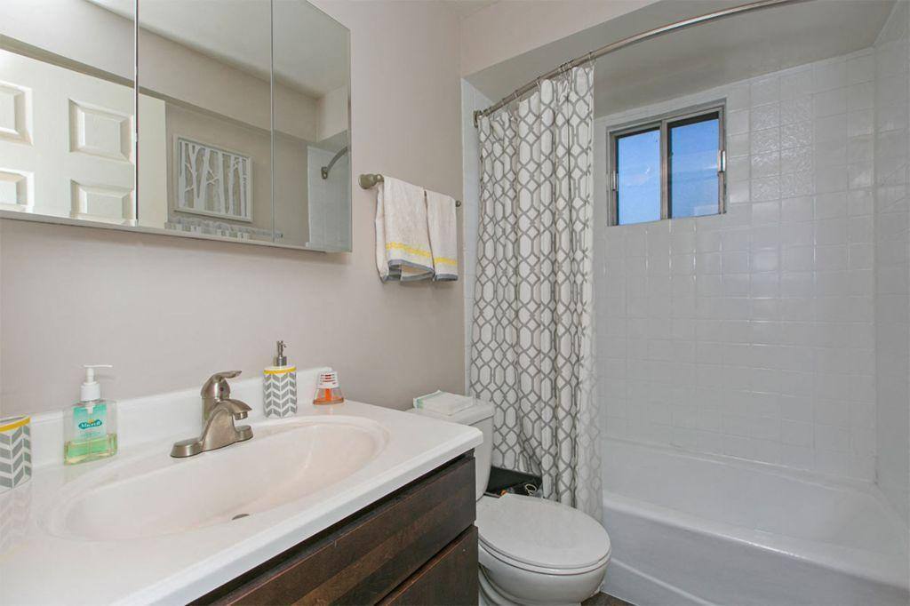 Apartment for rent at 6715 Lake Shore Dr, Westmont, IL 60559
