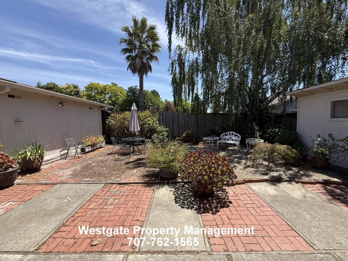 House for rent at 1336 Marian Way, Petaluma, CA 94952