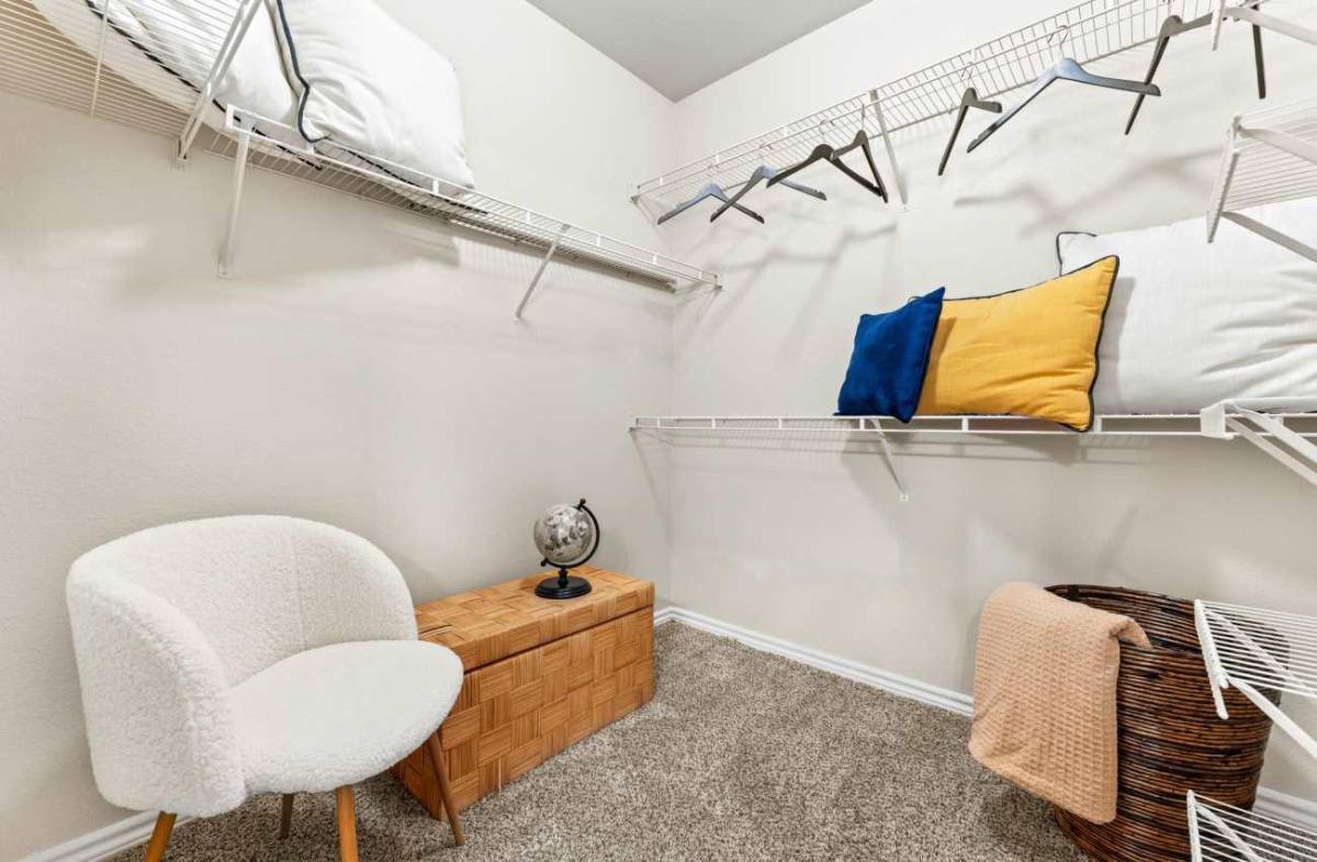 Apartment for rent at 925 S Main St, Grapevine, TX 76051