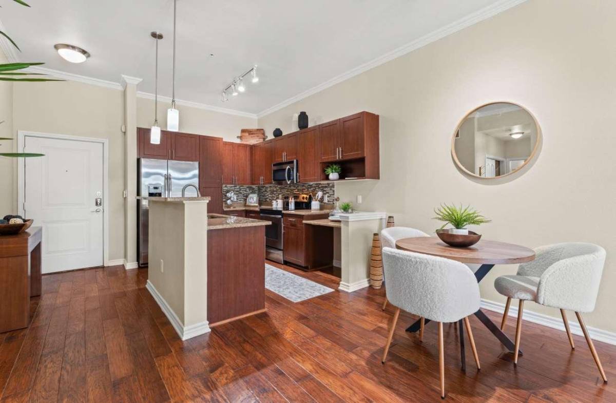Apartment for rent at 925 S Main St, Grapevine, TX 76051