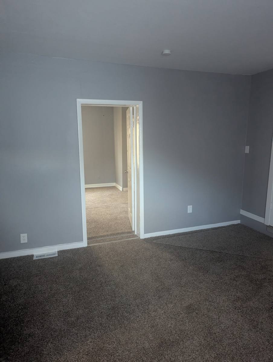 House for rent at 6709 Robbins Ave, Saint Louis, MO 63133