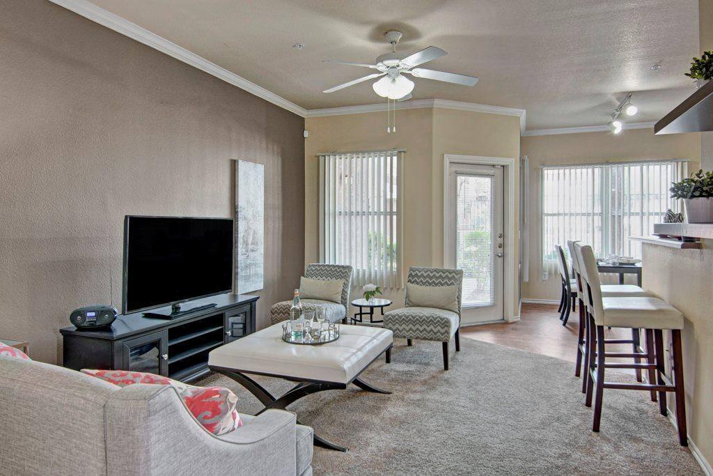 Apartment for rent at Mozaic at Steele Park, 411 E Indian School Rd, Phoenix, AZ 85012