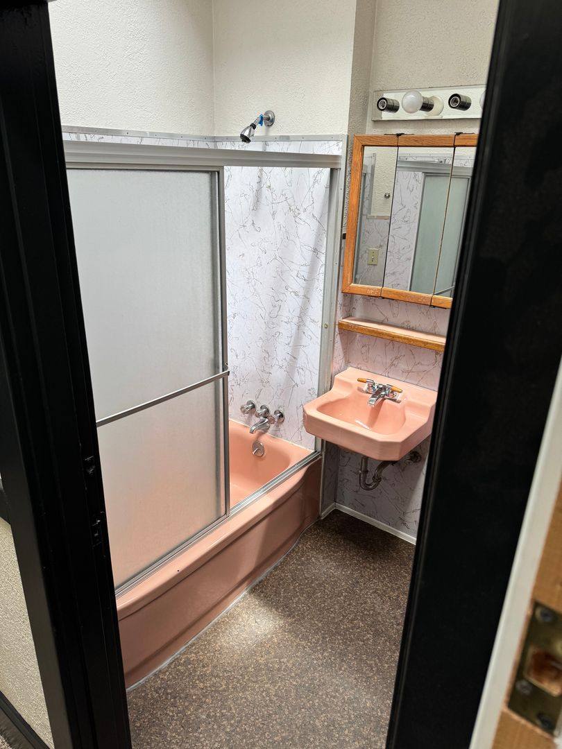 Apartment for rent at 3615 SE Milwaukie Ave, Portland, OR 97202