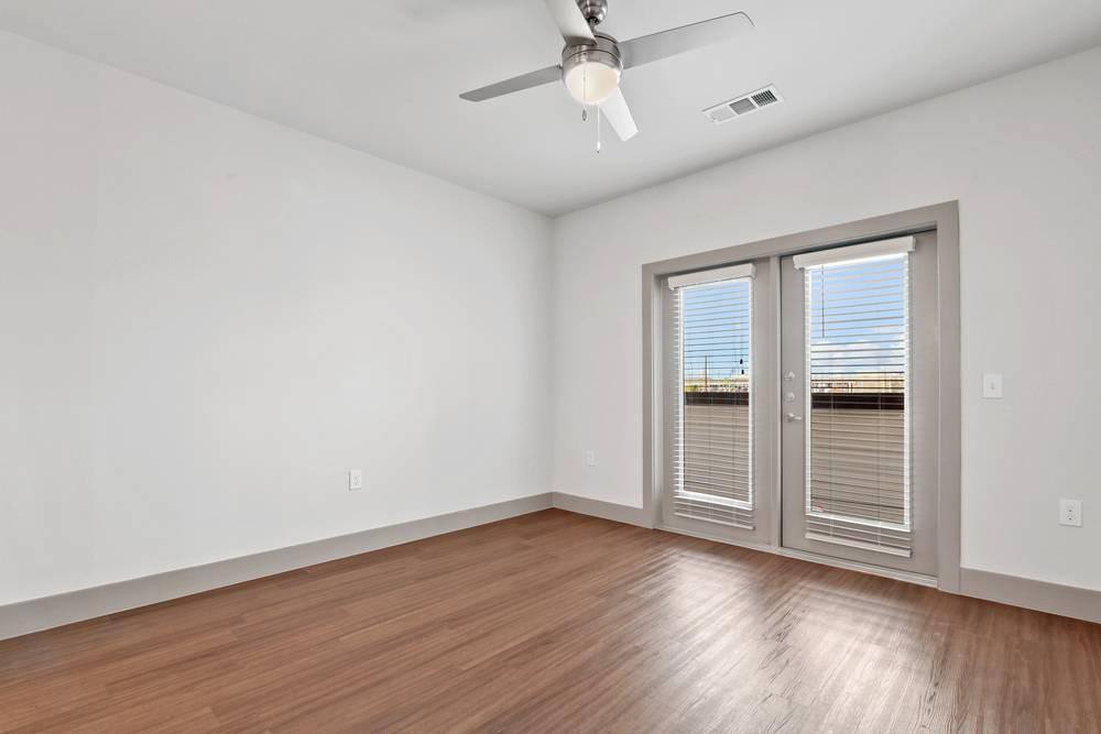 Apartment for rent at 1658 Forum Dr, Grand Prairie, TX 75052