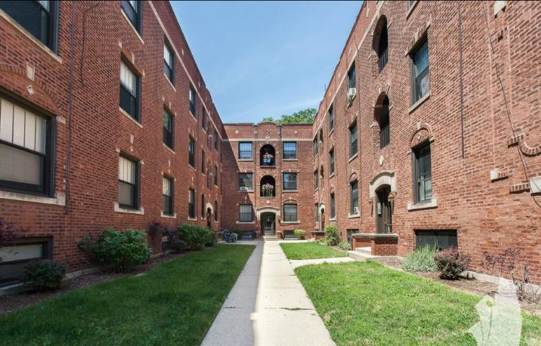 Apartment for rent at 2876 N Clark St #3, Chicago, IL 60657