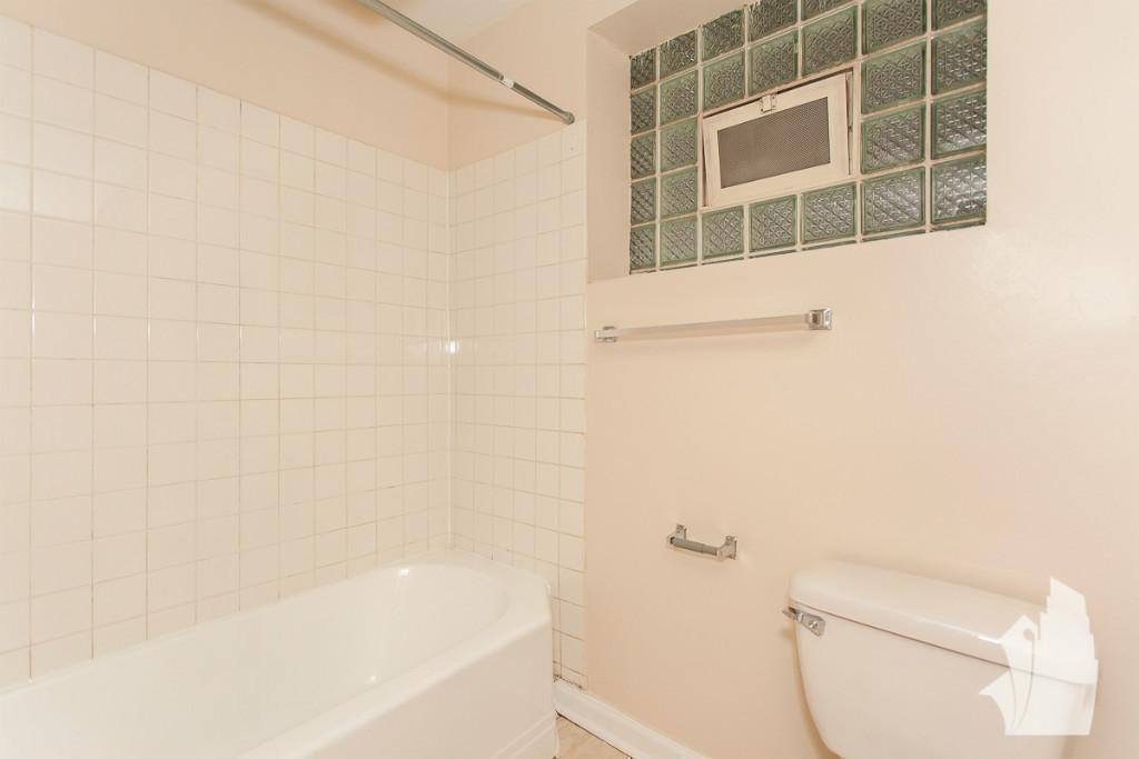 Apartment for rent at 2876 N Clark St #3, Chicago, IL 60657
