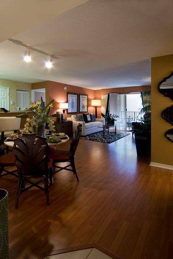 6460 Main St, Hialeah, FL 33014 - Apartment for Rent - Image 4