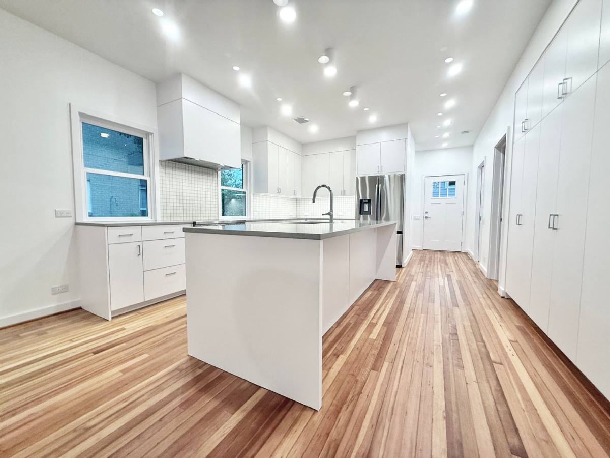 Apartment for rent at 1412 Sul Ross St, Houston, TX 77006