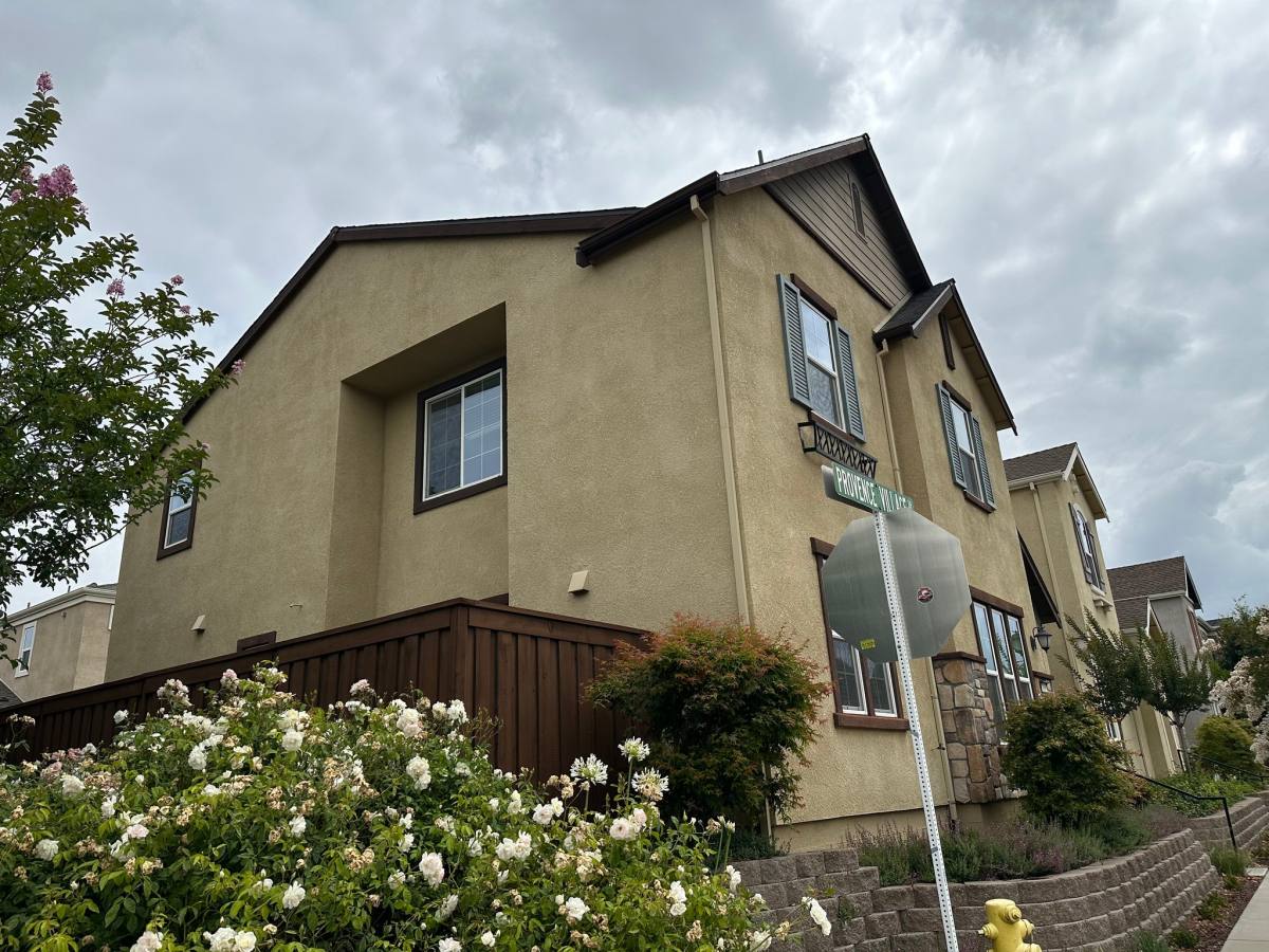 House for rent at 1009 Provence Village Dr, Roseville, CA 95747