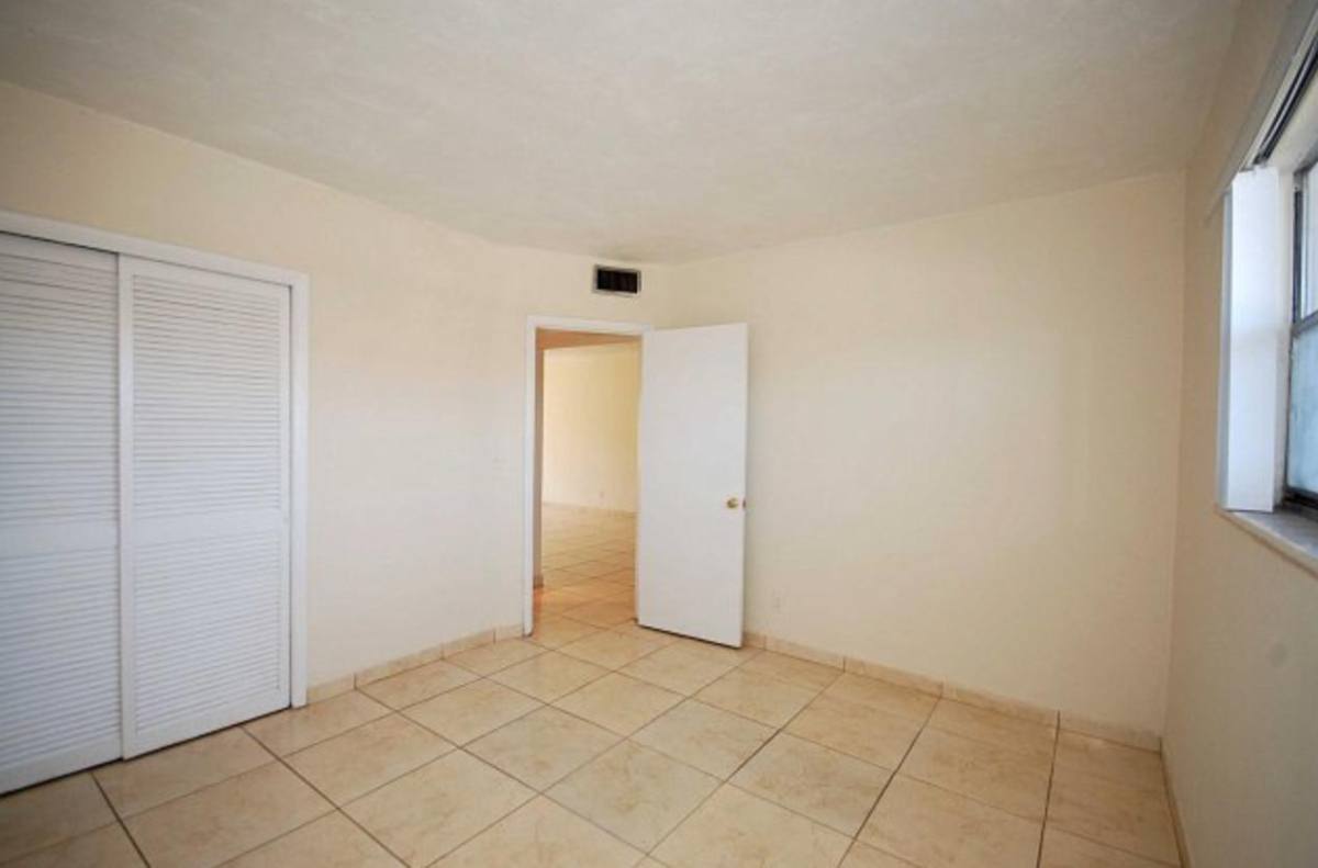 Apartment for rent at 4401 NW 10th Court, Fort Lauderdale, FL 33313