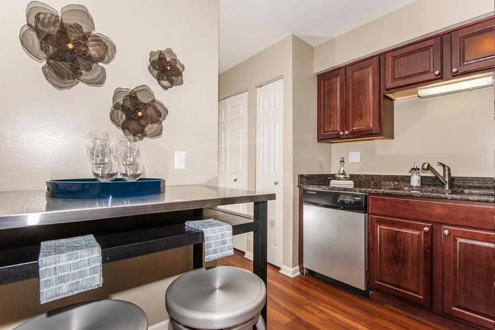 Apartment for rent at 1160 Windbrooke Dr, Buffalo Grove, IL 60089