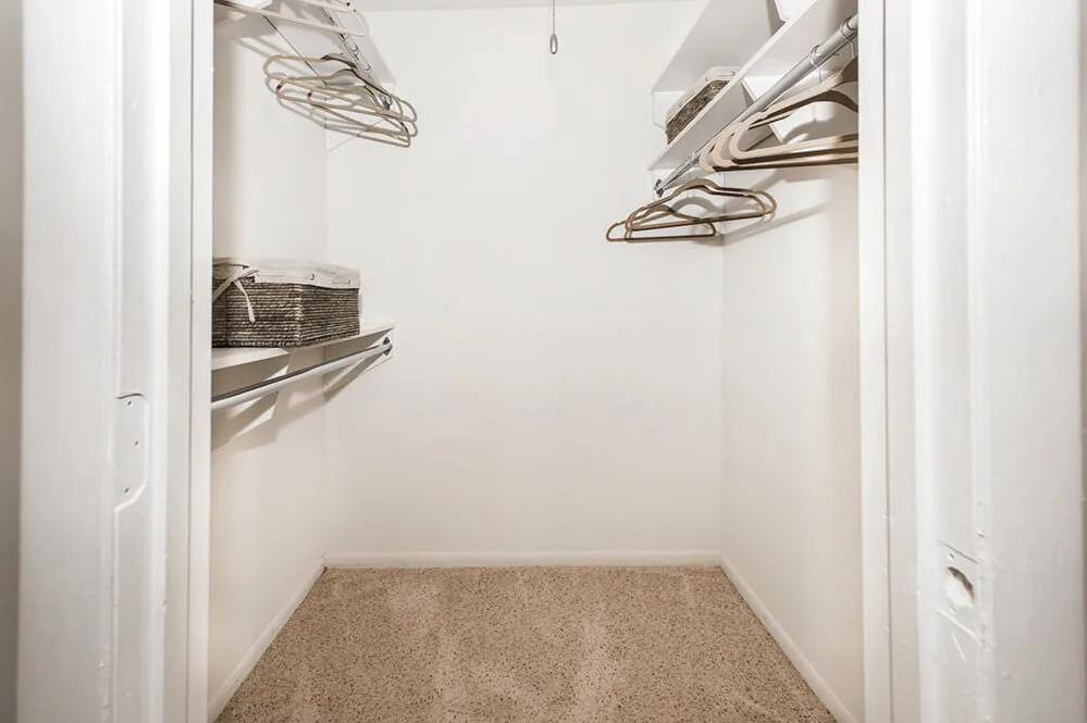 Apartment for rent at 1160 Windbrooke Dr, Buffalo Grove, IL 60089
