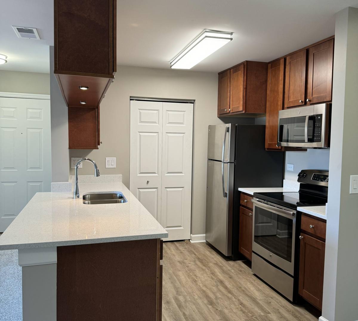 Apartment for rent at 1225 Deerfield Parkway, Buffalo Grove, IL 60089