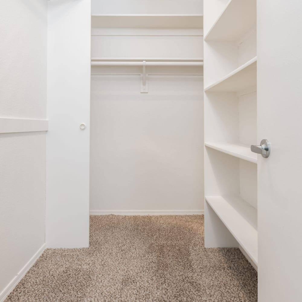 Apartment for rent at Bella Sera, 13616 N 43rd St, Phoenix, AZ 85032