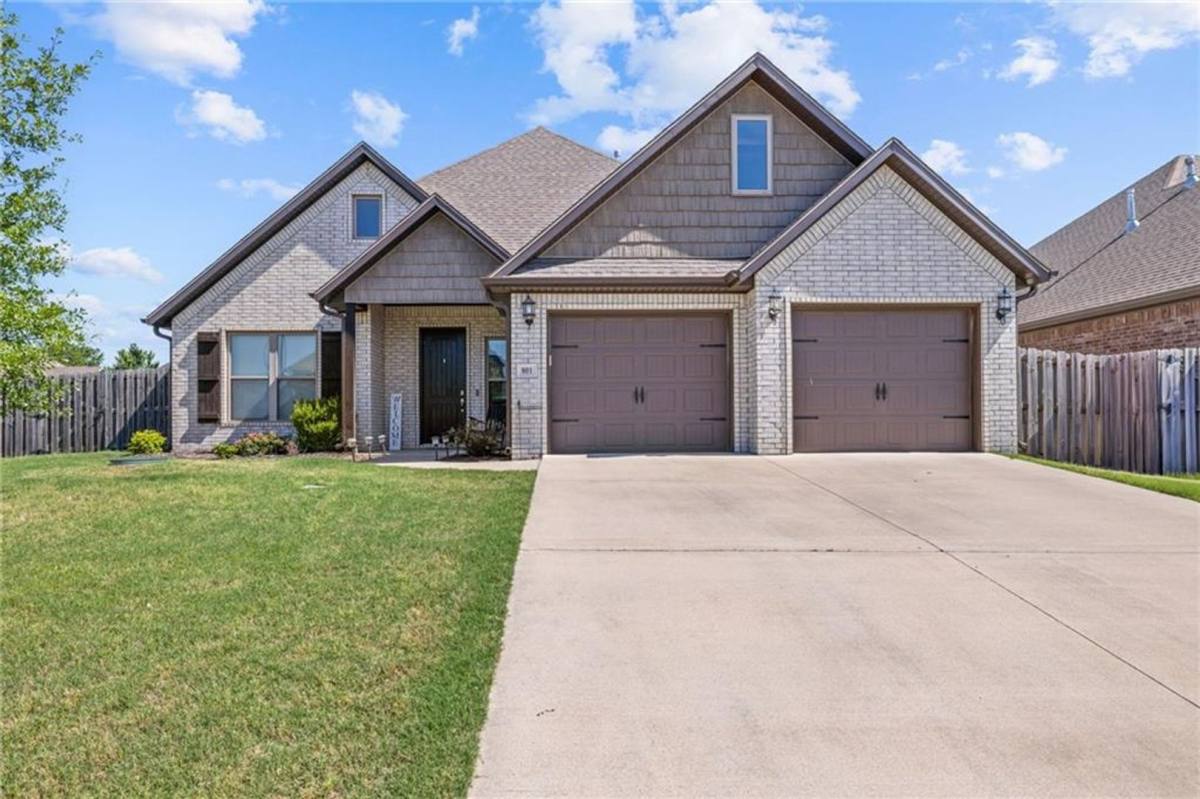 House for rent at 801 Bellmara Circle, Cave Springs, AR 72718