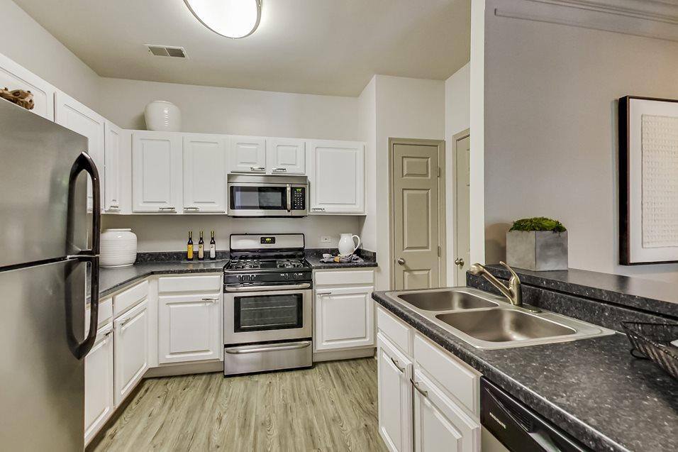 Apartment for rent at 2800 Pontiac Dr, Aurora, IL 60502