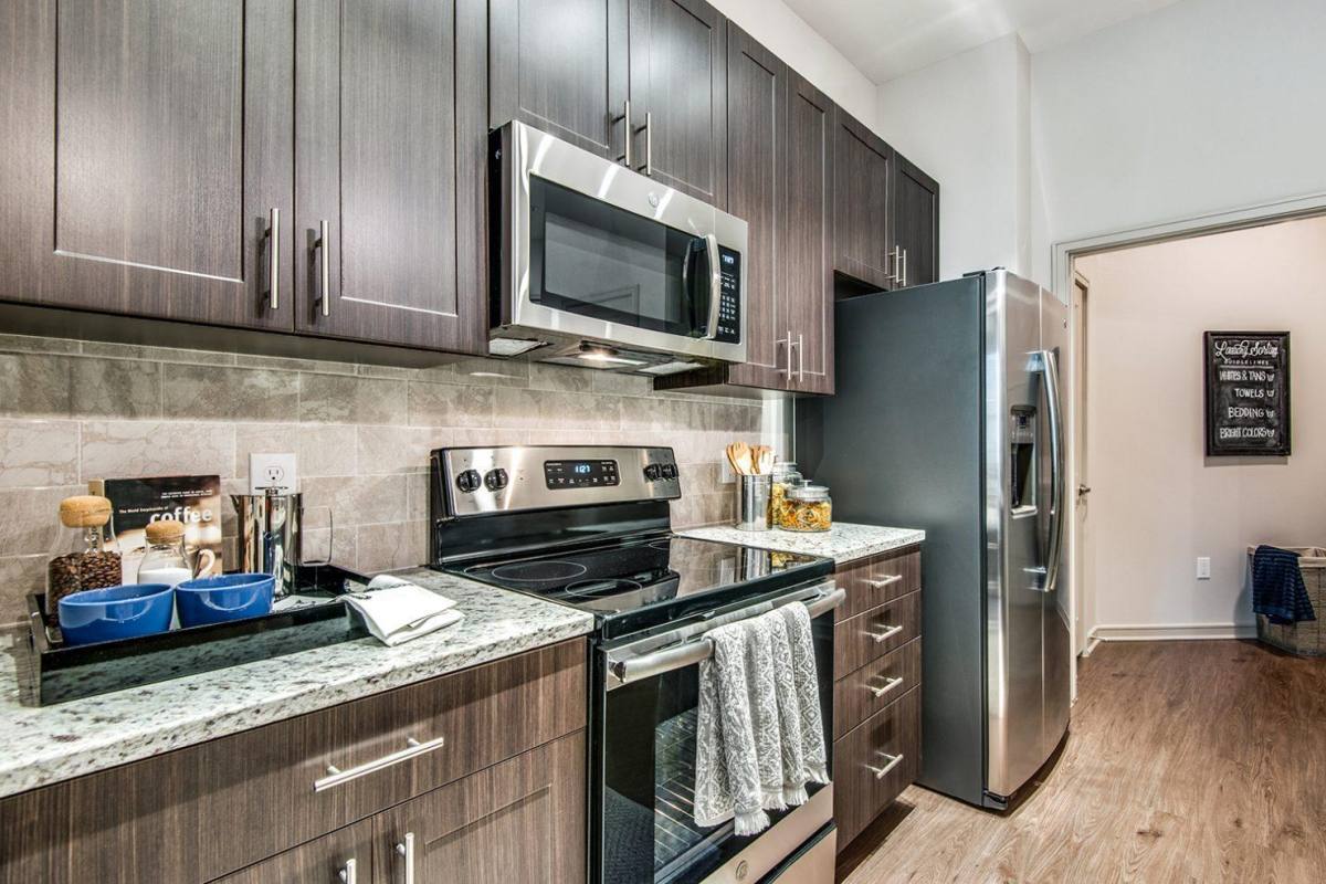 Apartment for rent at Jefferson Eastshore, 1100 Lake Carolyn Parkway, Irving, TX 75039
