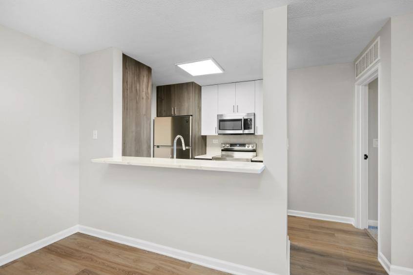 Apartment for rent at 150 W St Charles Rd, Lombard, IL 60148